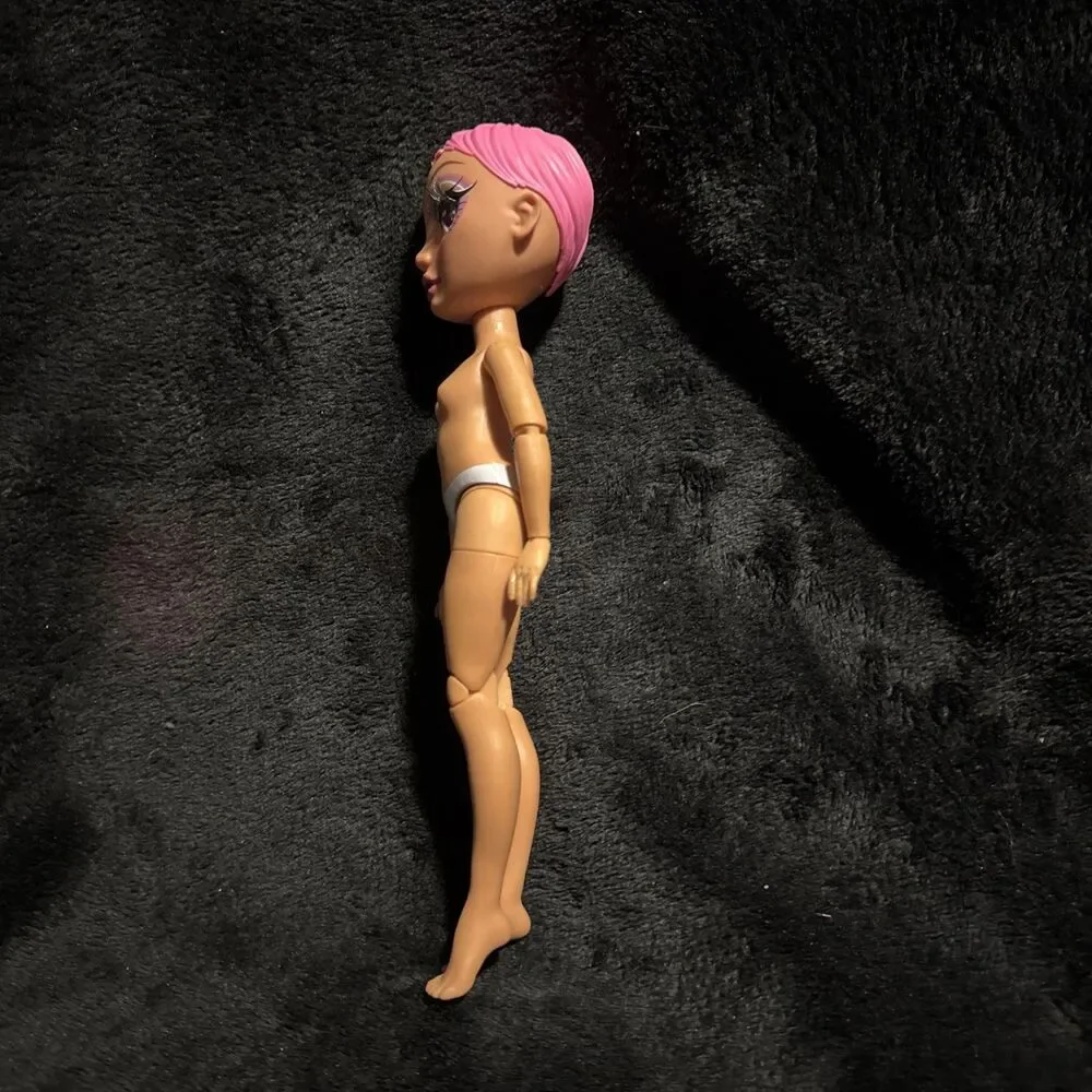 Avery Styles 2020 MGA Entertainment Rainbow High Short Pink Hair 10.5